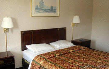 Budget Inn Mount Airy Εξωτερικό φωτογραφία